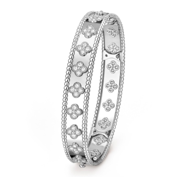 Van Cleef & Arpels Perl'ee Clovers Bracelet - Picture 1 of 16